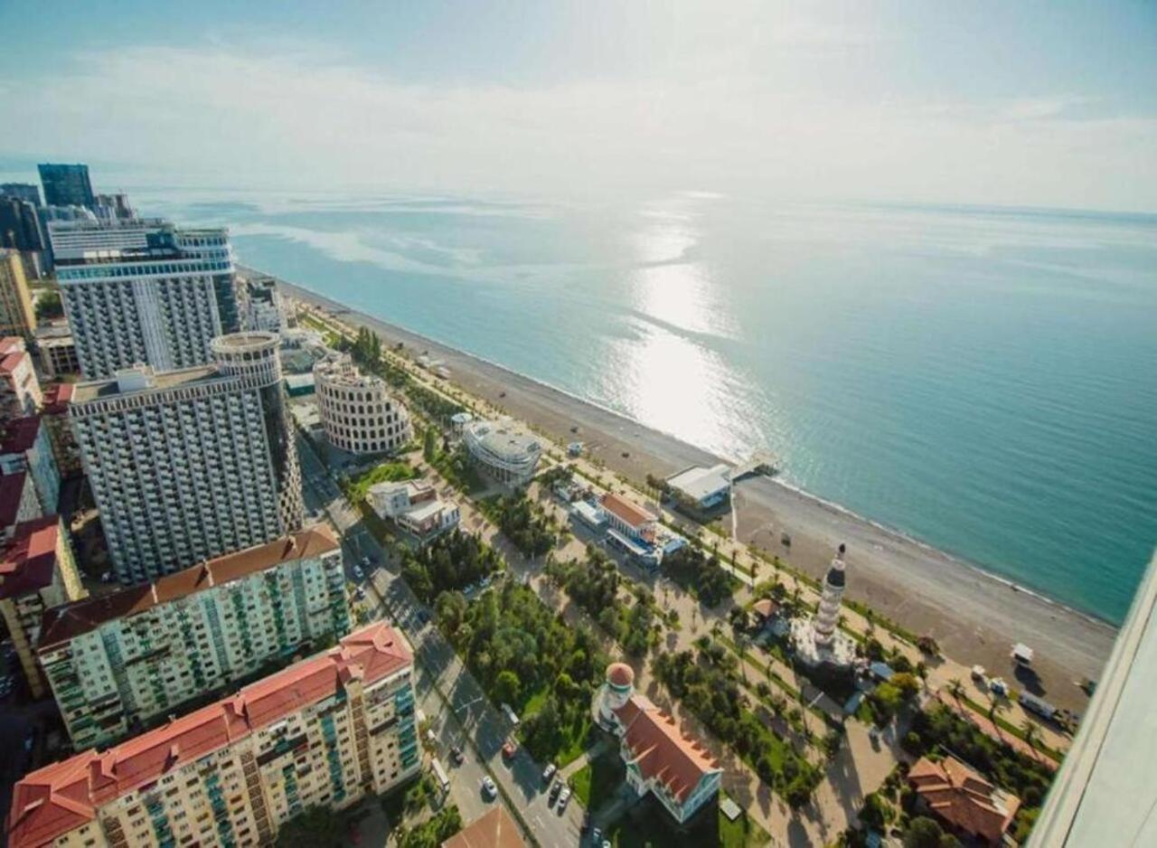 Апартаменты Holiday In Orbi Батуми Экстерьер фото